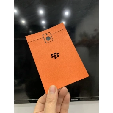 Dán da lưng Blackberry Passport AT&T đủ màu - Giá chỉ 70.000, tiết kiệm ngay 3