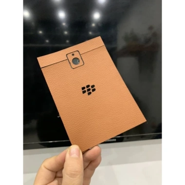 Dán da lưng Blackberry Passport AT&T đủ màu - Giá chỉ 70.000, tiết kiệm ngay 6