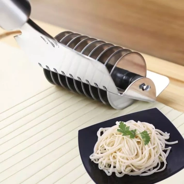 Dao cắt mì đa năng inox cao cấp, cắt bột nhanh gọn, giảm giá 39.000 VND 2