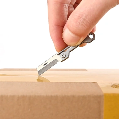 Dao rọc giấy rạch thùng gắn móc khóa thép không gỉ gấp gọn tiện dụng 75.000đ 3