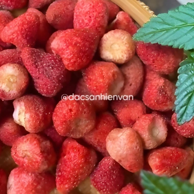 Dâu tây sấy giòn 300g – Ăn vặt thơm ngon, không đường, giòn rụm, còn 65.000đ