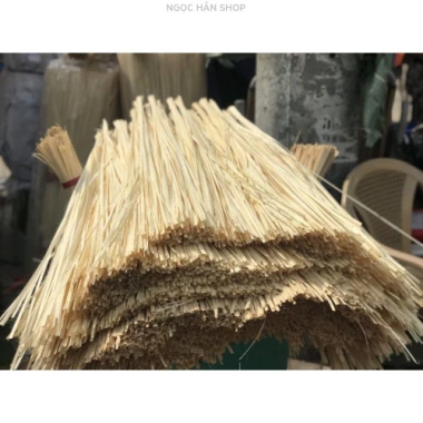 Dây lạt buộc gói bánh chưng, bánh tét, giò Tết - 1-1.000 sợi, nan đan lát bền, giá ưu đãi 12.496 VND Dây lạt buộc gói bánh chưng, bánh tét, giò Tết - 1-1.000 sợi, nan đan lát bền, giá ưu đãi 12.496 VND