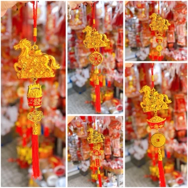 Dây Ngựa Túi Tiền Thỏi Vàng 15x40cm Trang Trí Tết Bính Ngọ 2.026 Giá 68.000đ Dây Ngựa Túi Tiền Thỏi Vàng 15x40cm Trang Trí Tết Bính Ngọ 2.026 Giá 68.000đ