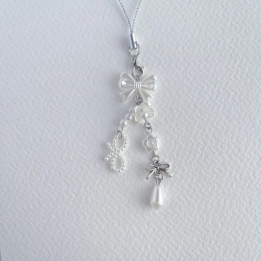 Dây treo móc khóa điện thoại mix hoa và charm nơ giảm giá 20k siêu xinh 6