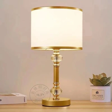 Đèn Bàn Ngủ Hiện Đại Đa Dạng Mẫu Mã - Tiết Kiệm Điện, Giá Ưu Đãi 239.000 VND