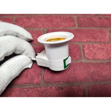 Đèn ngủ cắm tường công tắt bật, dùng bóng đui xoáy E27, chỉ 25.000 VND - Giá ưu đãi