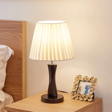 Đèn ngủ để bàn Gia Tốt - Đèn bàn ngủ trang trí nội thất hiện đại, ánh sáng êm dịu cho phòng khách & phòng ngủ - Giá ưu đãi 239.000₫ 9