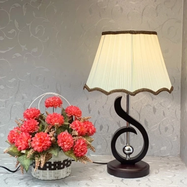Đèn ngủ để bàn gỗ Hàn Quốc – Đế gỗ chao vải, xếp ly, LED, giá 179.000₫ 5