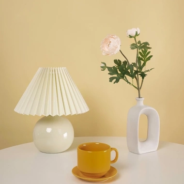 Đèn ngủ để bàn thân sứ 3 chế độ sáng - Đèn trang trí phòng ngủ và phòng khách Gu Decor Wooden Giá 34.000₫