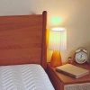 Đèn ngủ để bàn thân sứ ánh vàng sang trọng, thiết kế xếp li - chỉ 190.000 VND 6