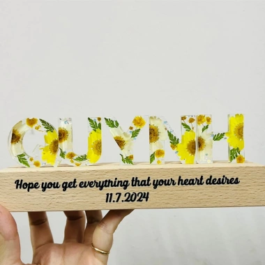 Đèn ngủ hoa khô chữ theo tên - Quà tặng ý nghĩa cho phụ nữ, giảm còn 225.000đ