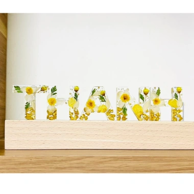 Đèn ngủ hoa khô chữ theo tên - Quà tặng ý nghĩa cho phụ nữ, giảm còn 225.000đ