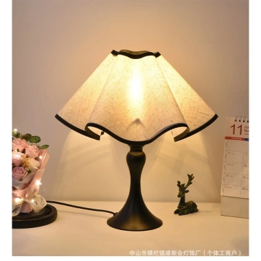 Đèn ngủ xếp ly phong cách cổ điển chao vải sang trọng, đèn đọc sách, trang trí phòng ngủ, giá ưu đãi 85.000₫ 10