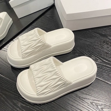 Dép Bánh Mì Đế cao 6,5 cm Êm chân, phối cùng đồ cực xinh - Giá chỉ 62.000₫ 3