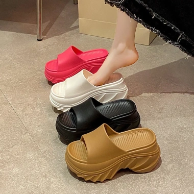 Dép Bánh Mì đế Sóng cao 7cm - Quai ngang đúc liền EVA, đế xuồng, giá 85.000₫ 3 Dép Bánh Mì đế Sóng cao 7cm - Quai ngang đúc liền EVA, đế xuồng, giá 85.000₫ 3