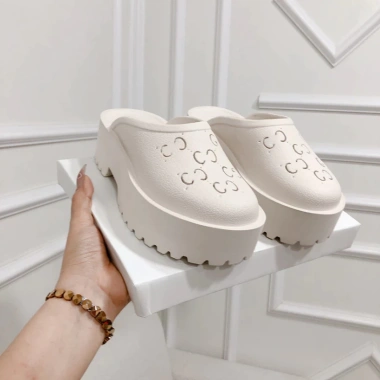 Dép bánh mì GC đế cao thời trang, dễ thương cho đi học, đi chơi, du lịch - Giá chỉ 120.000đ