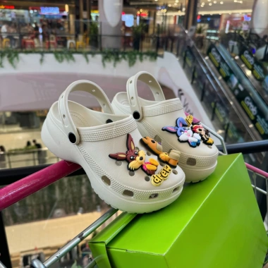 Dép Clog Cross Nữ Đế Cao 2.024 – Dép Sục Classic Có video Giá ưu đãi 289k giảm 21% 7 Dép Clog Cross Nữ Đế Cao 2.024 – Dép Sục Classic Có video Giá ưu đãi 289k giảm 21% 7