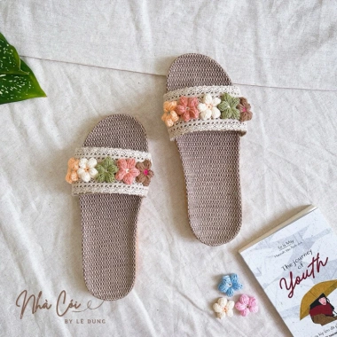 Dép cói độc quyền Hoa Len Tua Rua – Siêu nhẹ, bền, thích du lịch biển, dùng trong nhà, 160.000₫ 6 Dép cói độc quyền Hoa Len Tua Rua – Siêu nhẹ, bền, thích du lịch biển, dùng trong nhà, 160.000₫ 6