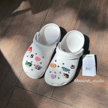 Dép Crocs Classic cao cấp kèm charm Powerpuff Girls, form to lùi 1 size, 360.000₫