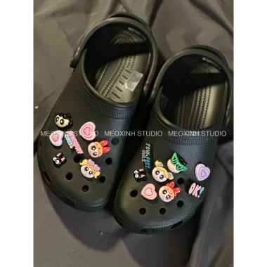Dép Crocs Classic cao cấp kèm charm Powerpuff Girls, form to lùi 1 size, 360.000₫