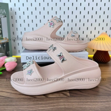 Dép Cross 2 quai đế cao dày 5-5.5cm, tặng bộ hình gắn nâu kem - Giá chỉ 209.000đ