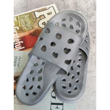 Dép đi trong nhà bigsize, size lớn chân to châu Âu: Giá 119.000₫, giảm từ 146.370₫