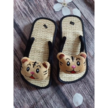 Dép gắn thú đa năng du lịch, biển, trong nhà - đủ size, chỉ 47.000 VND giảm từ 58.280 VND