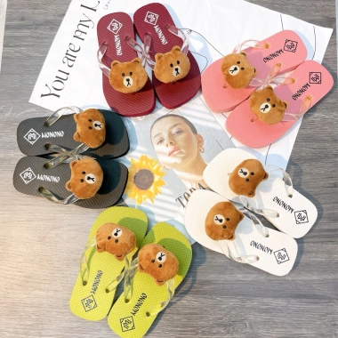 Dép kẹp gấu nâu dễ thương size 24-39 - Xỏ ngón du lịch mẹ bé, giá ưu đãi 55.000đ
