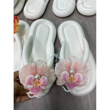 Dép kẹp hoa Lan hồ điệp cao cấp gợn sóng, đế dày 2cm chống trơn trượt, phù hợp đi chơi du lịch, 84.000 VND