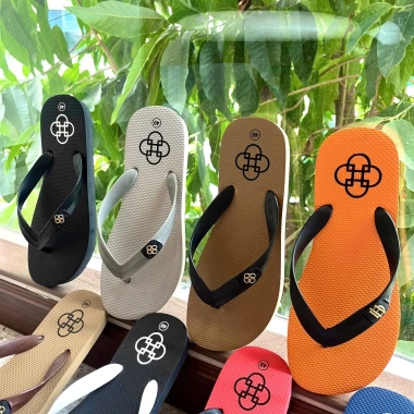 Dép Kẹp Nam Xỏ Ngón Mũi Tròn Thái Lan Logo HD Đế Bệt Cao Su Đúc Chống Mưa Thời Trang - Giá 68k