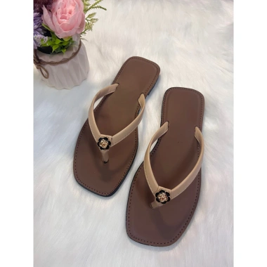 Dép kẹp nữ charm hoa xinh xắn đi chơi dạo phố giá chỉ 55.000 đồng giảm sốc 10