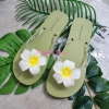 Dép kẹp xỏ ngón quai trong đính hoa sứ đi biển mùa hè - Nhiều màu sắc dễ thương, chỉ 26.000₫ 9