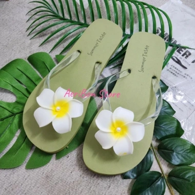 Dép kẹp xỏ ngón quai trong đính hoa sứ đi biển mùa hè - Nhiều màu sắc dễ thương, chỉ 26.000₫