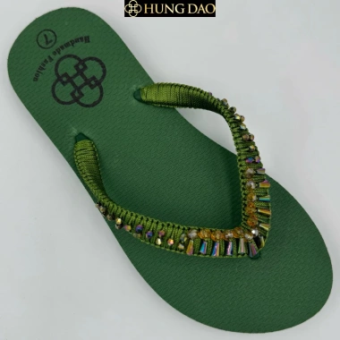 Dép lê nữ Hùng Đào đan chỉ, hột pha lê lấp lánh, đế chống trượt, nhiều màu, size đa dạng 110.000 VND