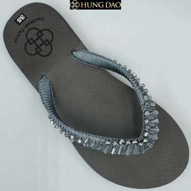 Dép lê nữ Hùng Đào đan chỉ, hột pha lê lấp lánh, đế chống trượt, nhiều màu, size đa dạng 110.000 VND