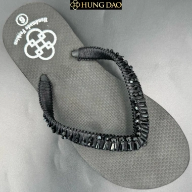 Dép lê nữ Hùng Đào đan chỉ, hột pha lê lấp lánh, đế chống trượt, nhiều màu, size đa dạng 110.000 VND