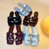 Dép lê nữ mũi vuông khoét lỗ ngang xỏ ngón đá - Đi biển xinh, size L16, chỉ 85.000₫