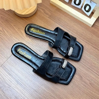 Dép lê nữ mũi vuông khoét lỗ ngang xỏ ngón đá - Đi biển xinh, size L16, chỉ 85.000₫