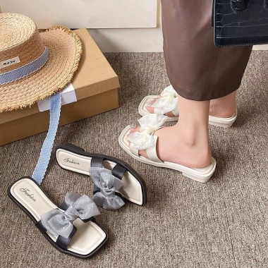 Dép nơ mẹ & bé gái size chuẩn, thoải mái đi du lịch, đi chơi - Giá 50.560₫ 3 Dép nơ mẹ & bé gái size chuẩn, thoải mái đi du lịch, đi chơi - Giá 50.560₫ 3