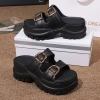 Dép Nữ Bánh Mì Hai Quai Ngang Khoá Mạ Vàng LadyShoesVN - Đế Tăng 6cm, Giá Ưu Đãi 89.000 VND 3