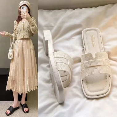 Dép Nữ Quai Ngang Vân Sân Chống Nước Êm Mềm Thời Trang Du Lịch Biển Mã DX12 45k