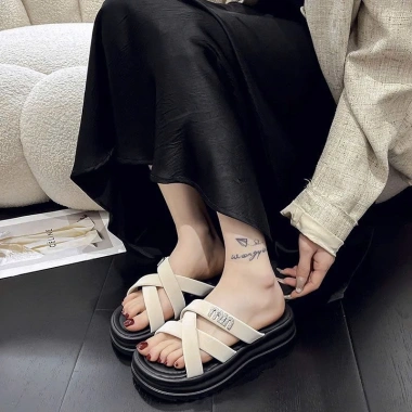 Dép nữ ulzzang đế cao sang chảnh mã 333 - bản mới hot trend, fullbox du lịch biển, giảm giá 138k 4 Dép nữ ulzzang đế cao sang chảnh mã 333 - bản mới hot trend, fullbox du lịch biển, giảm giá 138k 4