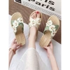 Dép quai chéo đính hoa nhỏ đi biển giả cói xinh xắn - Giá chỉ 36.999₫, giảm 10.000₫