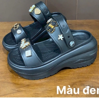 Dép quai hậu nữ đế cao xinh, sandal đi học kèm charm ngẫu nhiên - Giá 75.000₫