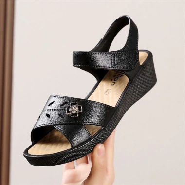 Đép quai hậu sandal cao su bà mẹ trung niên, đi lễ, đi chùa, nhẹ, chống trượt, giảm 53k