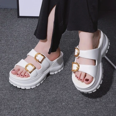 Dép Quai Ngang Nữ 2 Khoá Độn Đế Răng Cưa Siêu Cấp Hot – Giá 79.700 VNĐ