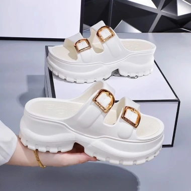 Dép Quai Ngang Nữ 2 Khoá Độn Đế Răng Cưa Siêu Cấp Hot – Giá 79.700 VNĐ 7 Dép Quai Ngang Nữ 2 Khoá Độn Đế Răng Cưa Siêu Cấp Hot – Giá 79.700 VNĐ 7