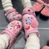 Dép sandal nhựa đính charm dễ thương cho nữ – Siêu nhẹ êm chân, xinh đi học, đi chơi giá 323k 5
