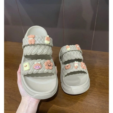 Dép sandal nữ đế độn hot nhất, siêu êm, 2 quai đế cao + charm xinh - 71.250 VND