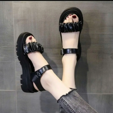 Dép sandal nữ quai da nhún xinh xắn, đế 5P siêu nhe êm, 3 màu kem đen trắng, giá ưu đãi 112k 10 Dép sandal nữ quai da nhún xinh xắn, đế 5P siêu nhe êm, 3 màu kem đen trắng, giá ưu đãi 112k 10